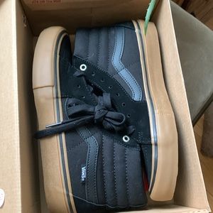 Vans Sk8-Hi Pro “Black/Gum” pro classics